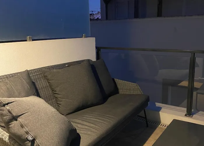 Cosy In The Heart Of Old Town 아파트 *